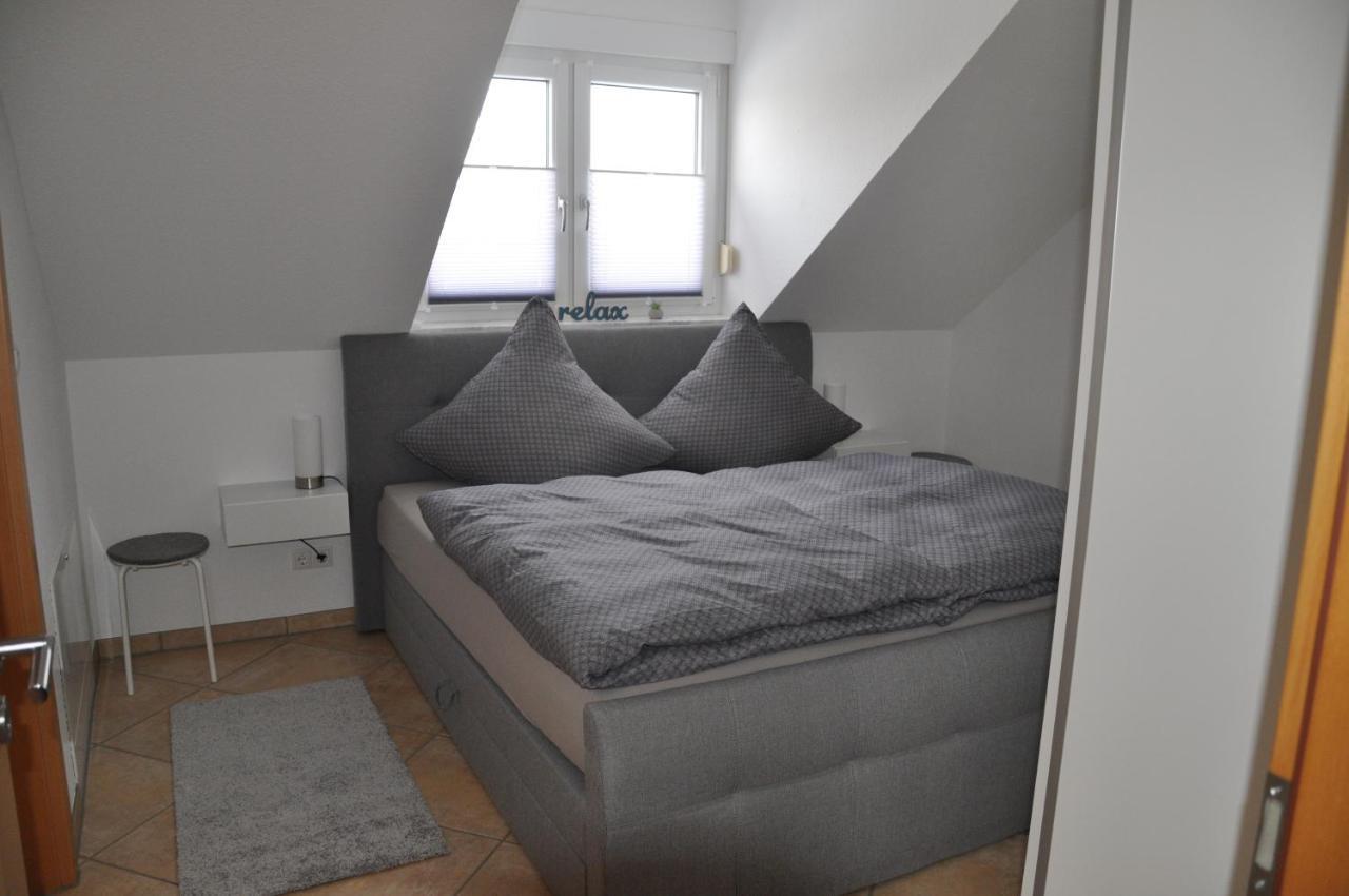 Schnurs Ferienwohnung Römerberg Esterno foto