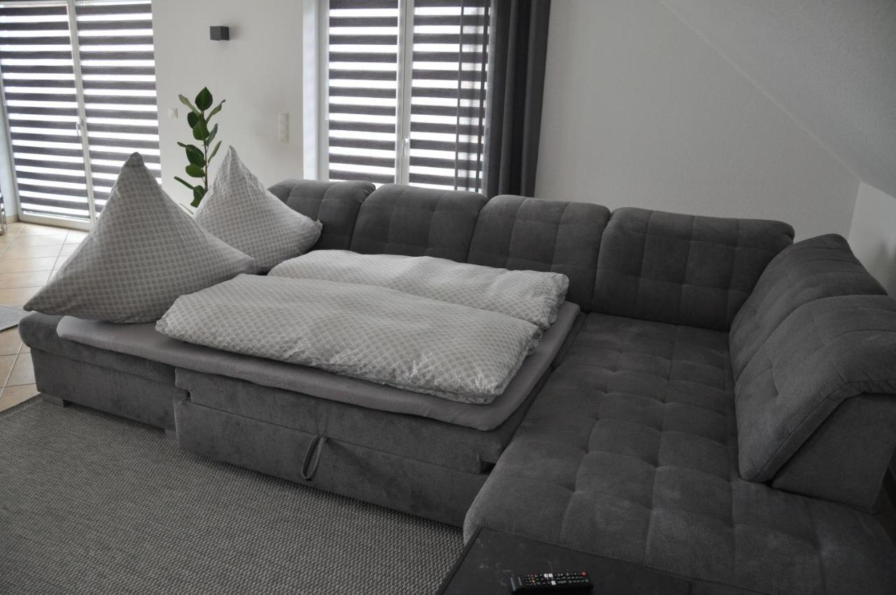 Schnurs Ferienwohnung Römerberg Esterno foto