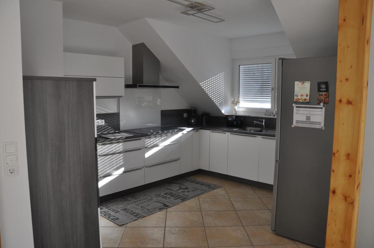 Schnurs Ferienwohnung Römerberg Esterno foto