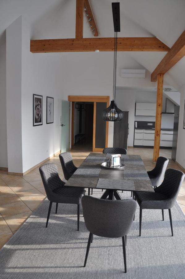 Schnurs Ferienwohnung Römerberg Esterno foto