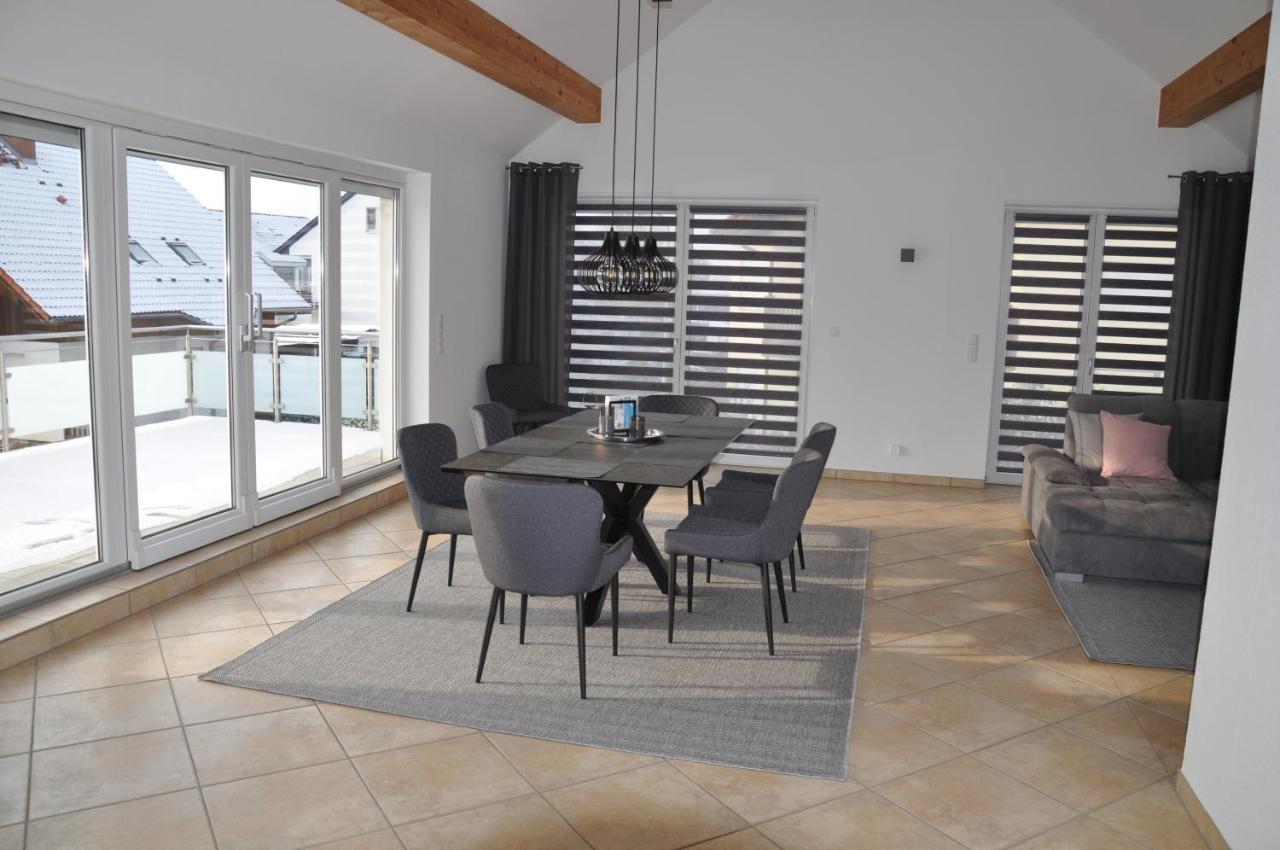 Schnurs Ferienwohnung Römerberg Esterno foto