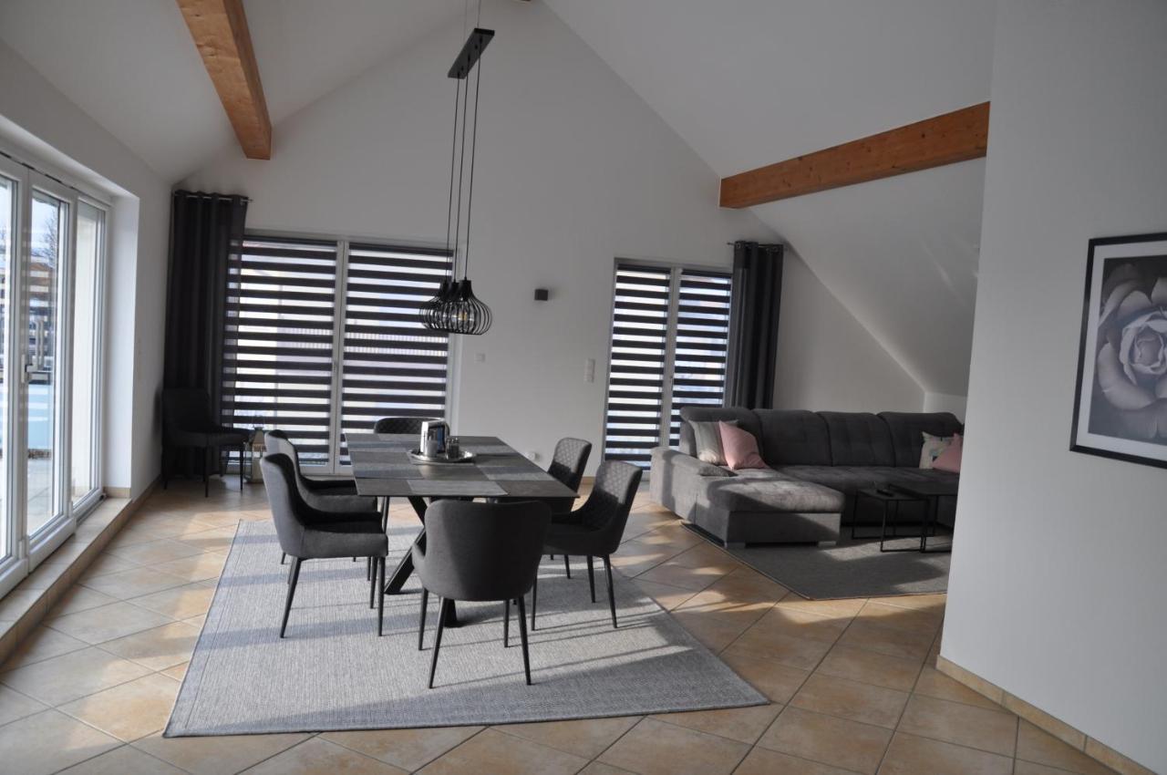 Schnurs Ferienwohnung Römerberg Esterno foto