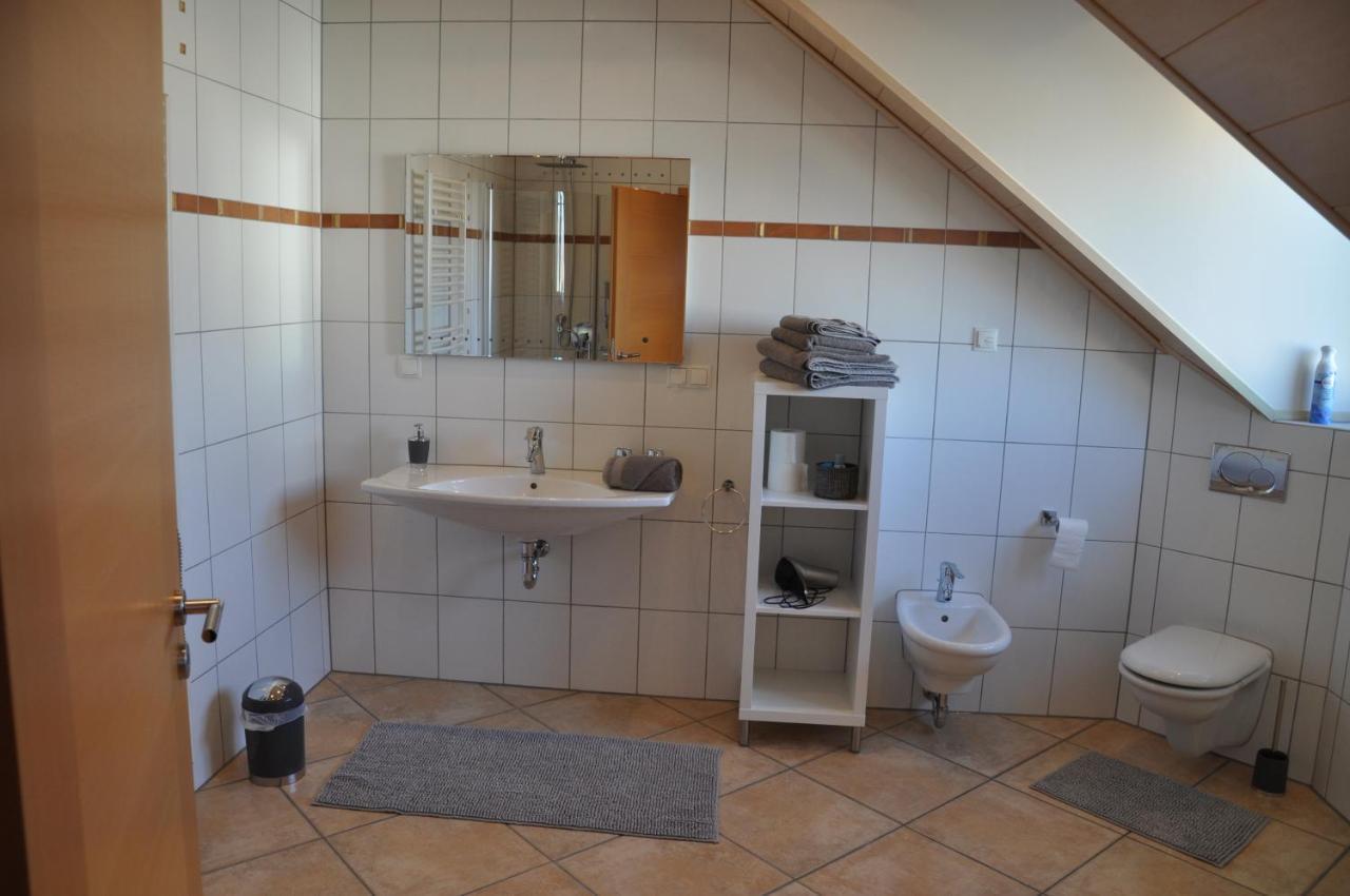 Schnurs Ferienwohnung Römerberg Esterno foto