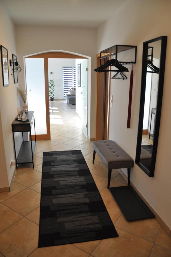 Schnurs Ferienwohnung Römerberg Esterno foto